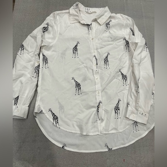 [L]Jane Delancy White Button-Up Shirt with Giraffe Print - Picture 1 of 8
